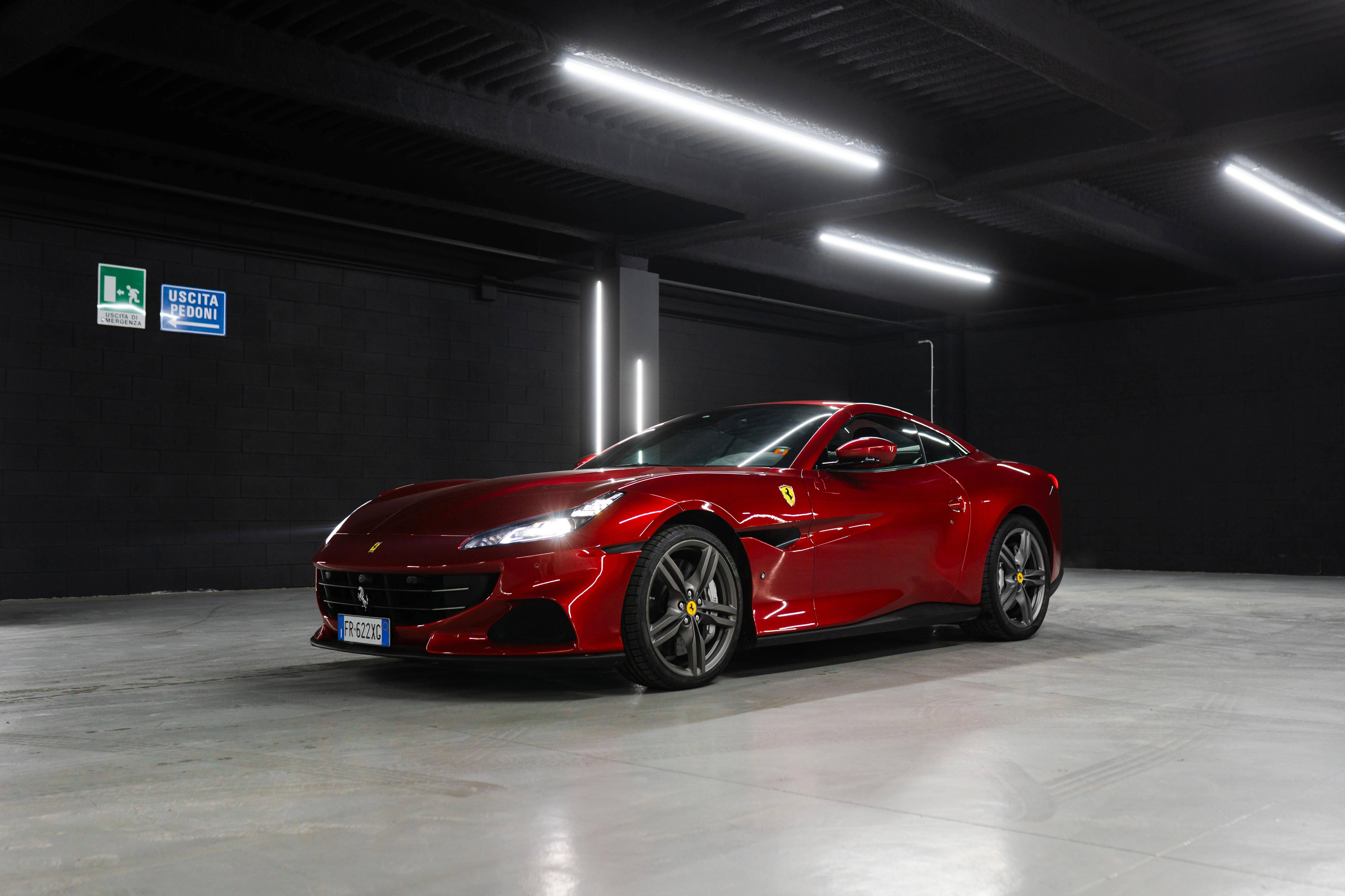 Noleggio Ferrari Portofino 2022 Rosso a Milano | Rial Rent