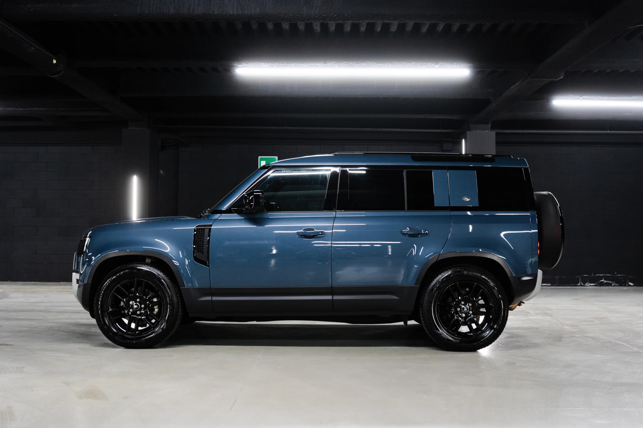 Land Rover Defender 110