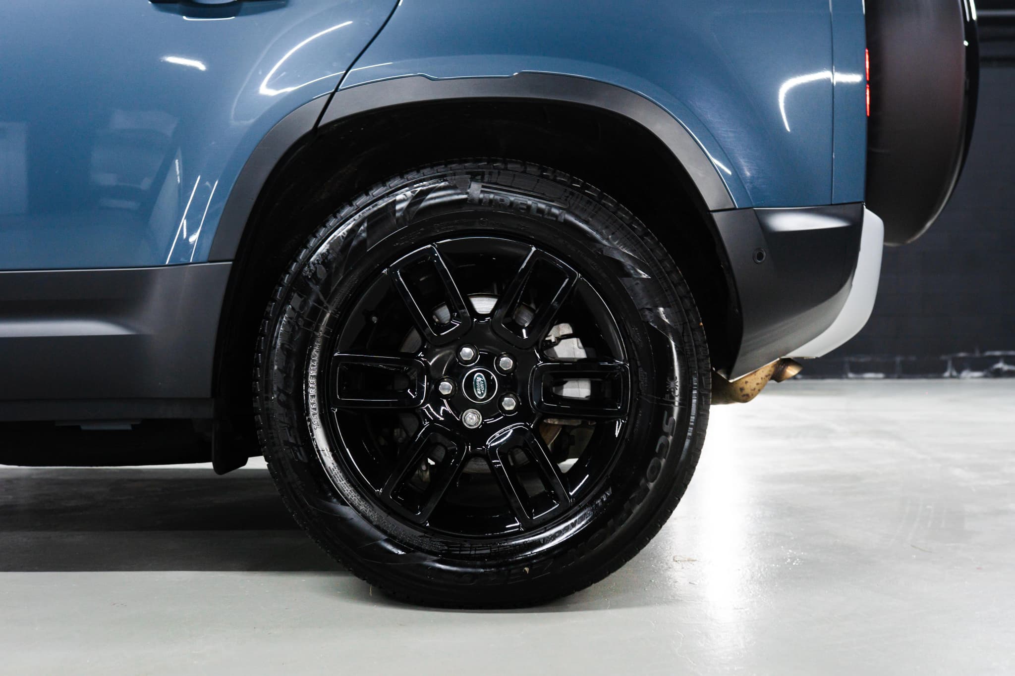 Land Rover Defender 110