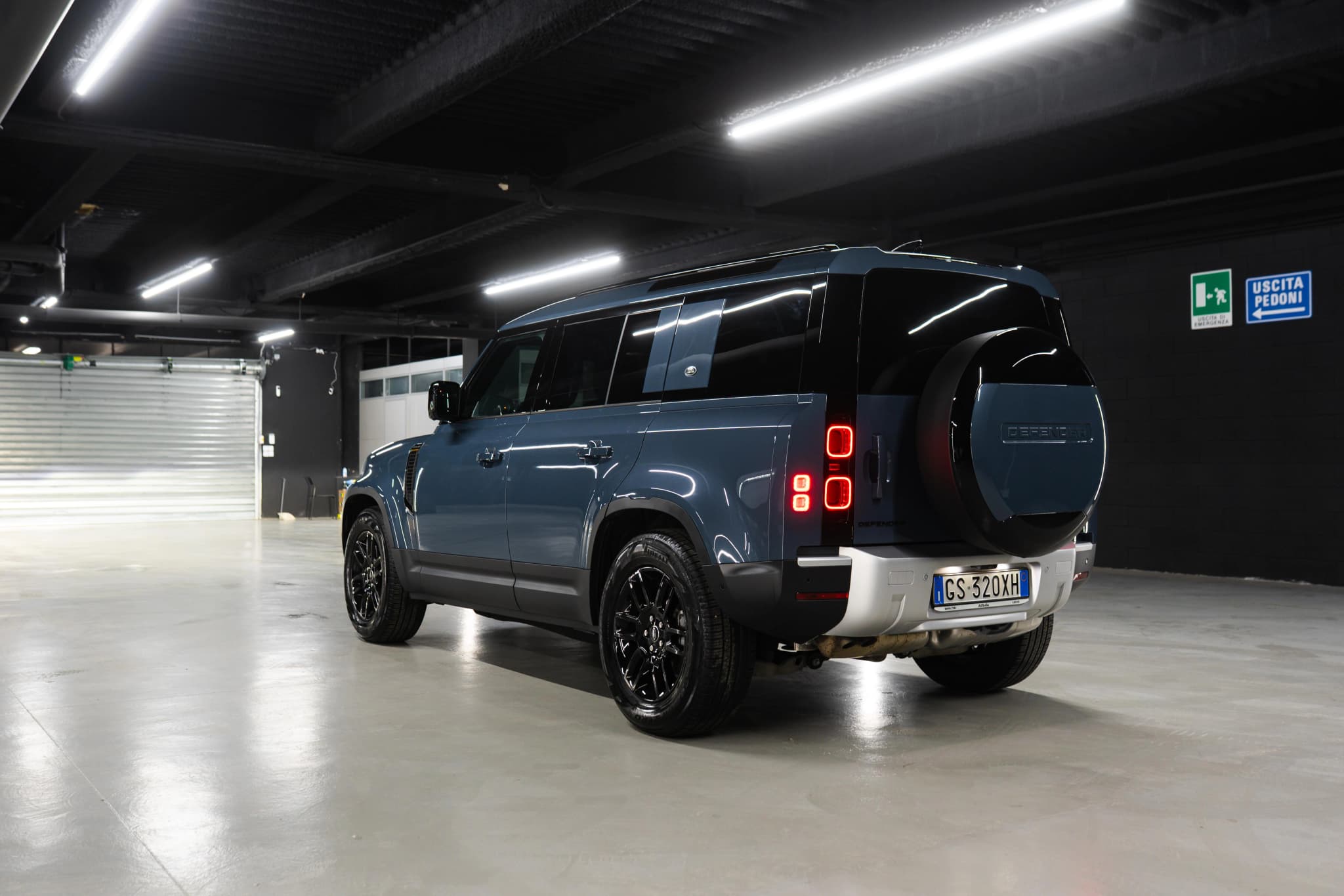 Land Rover Defender 110