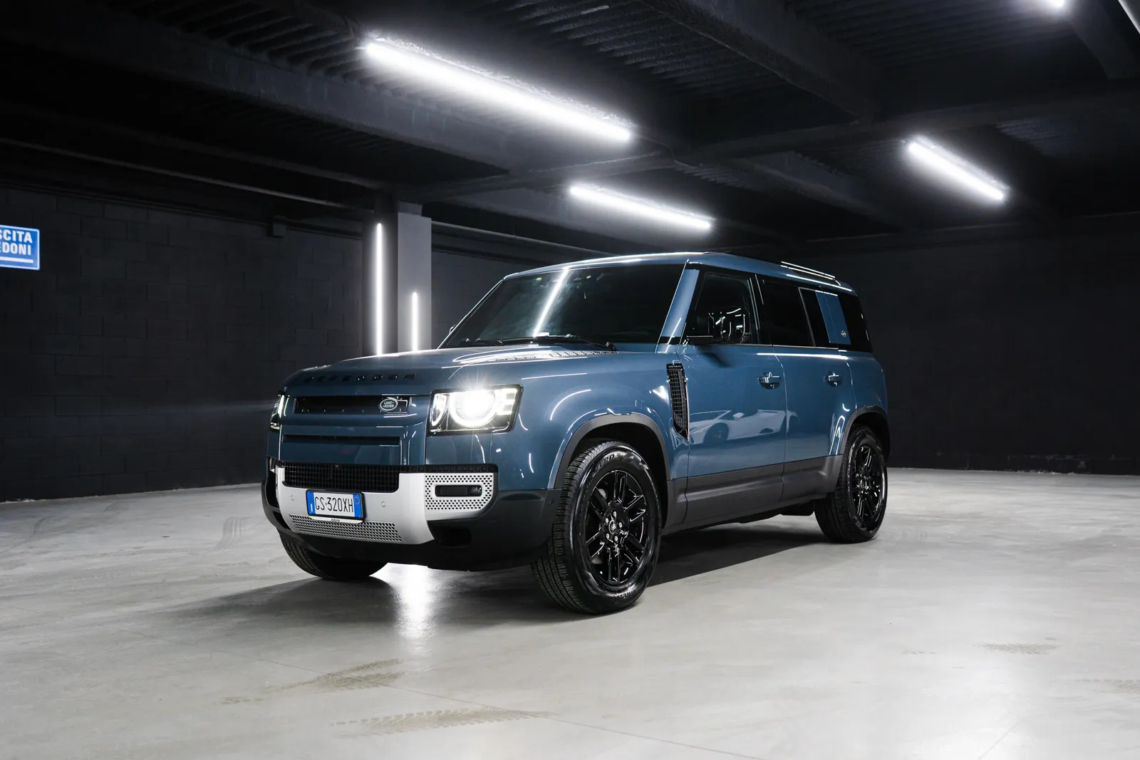 Land Rover Defender 110 2024 Blu Tasman rental | Rial Rent
