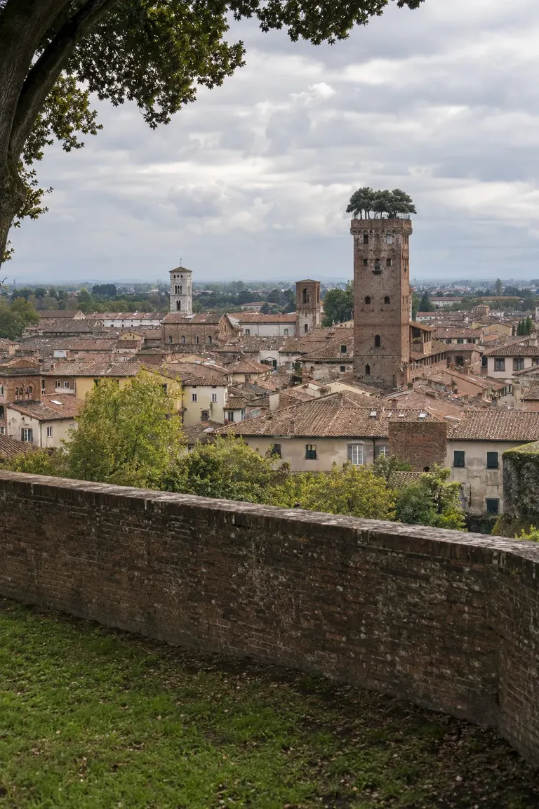 Luxury car rental in Lucca